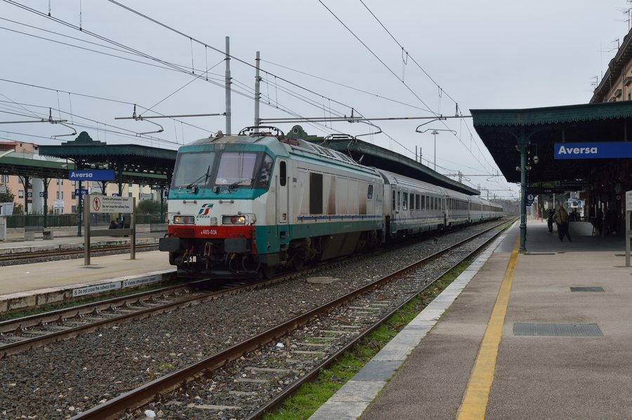 File:Aversa - stazione ferroviaria - Intercity.jpg