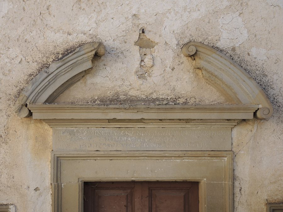 File:Montereale - Chiesa di San Leonardo (Piedicolle) 02.jpg