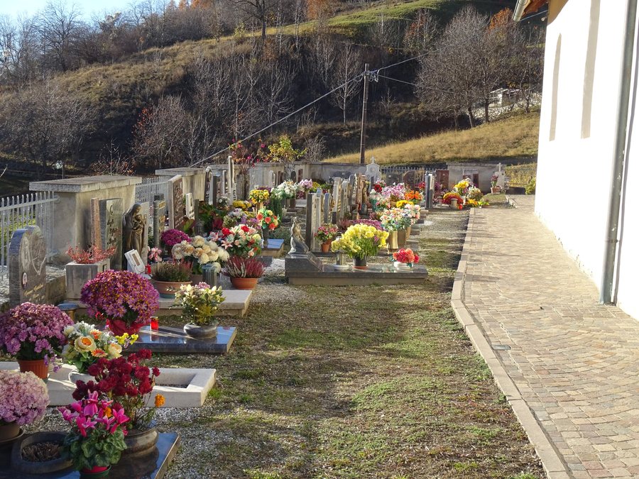 File:Cimitero di Deggiano 01.jpg