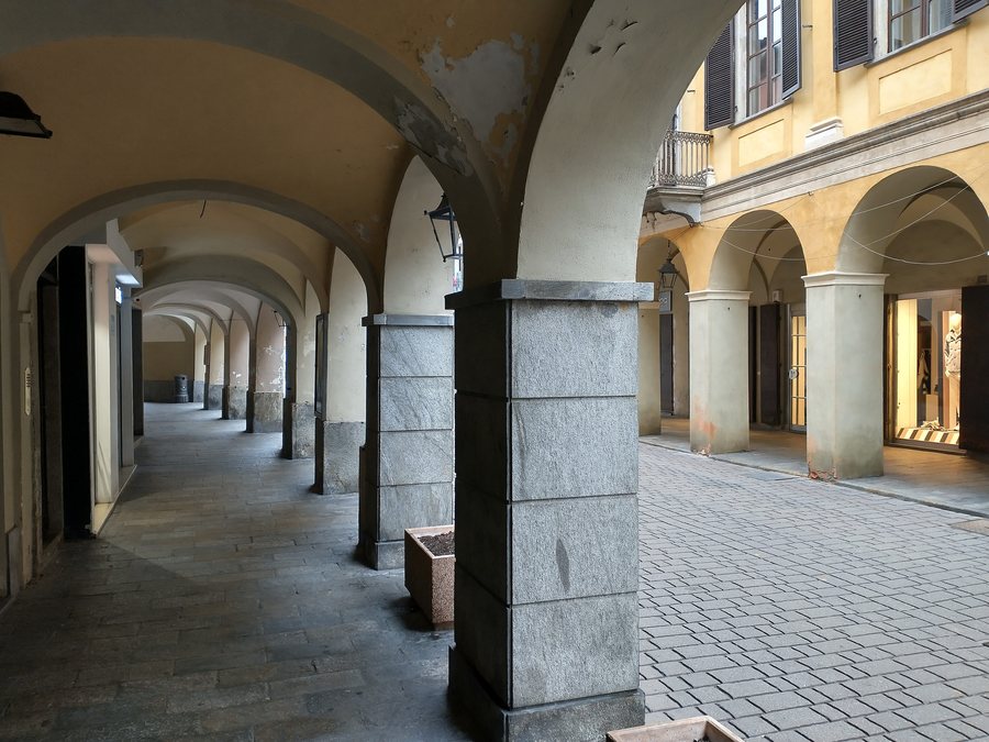 File:Via Ferruccio Valobra, street in Carmagnola, Italy.jpg