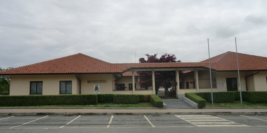 File:Fiano municipio.jpg