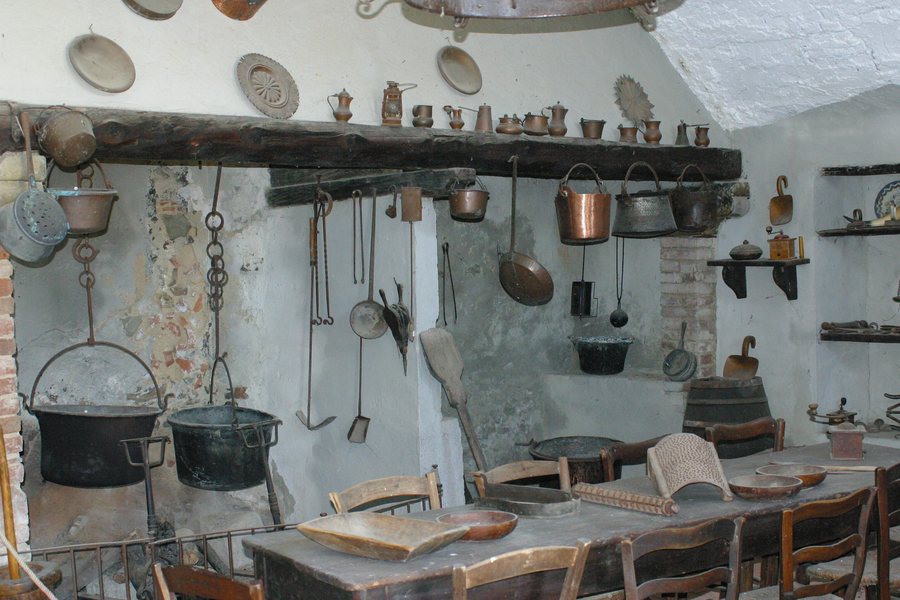 File:Le cucine del castello Rocca d'Olgisio, Pianello Val Tidone (Piacenza) - panoramio.jpg