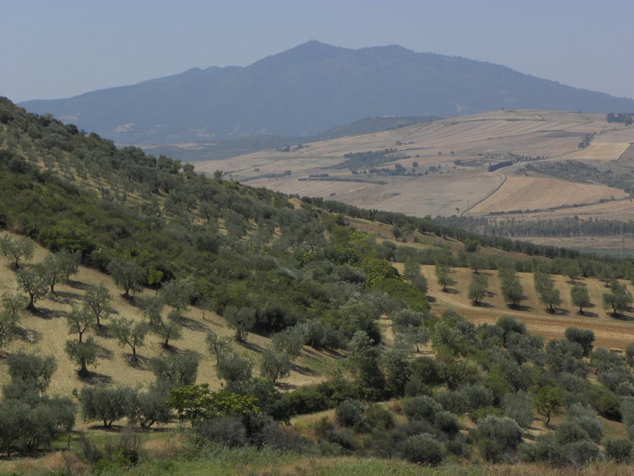 File:Monte Vulture near Venosa.jpg