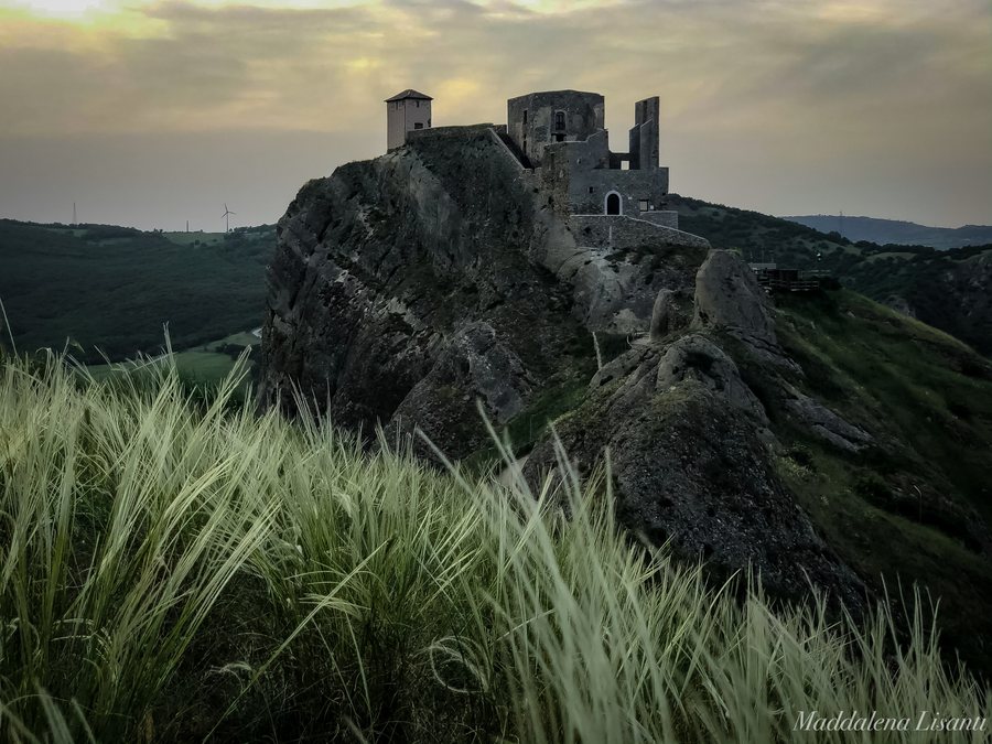 File:Castello Fittipaldi-Antinori Brindisi Montagna.jpg