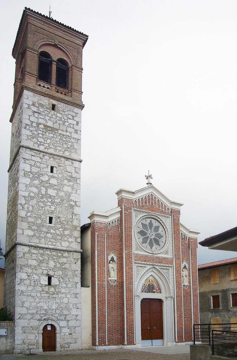 File:Chiesa di San Leonardo (Medeuzza, San Giovanni al Natisone).jpg