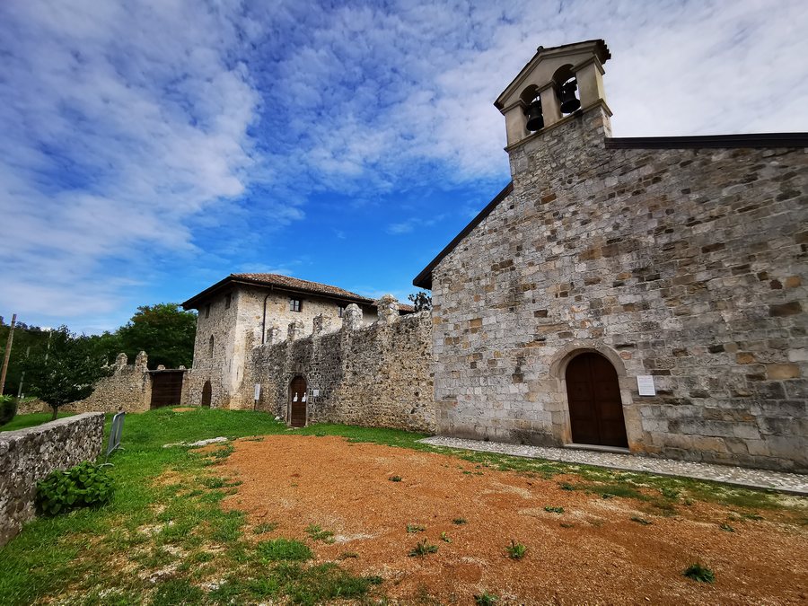 File:San Tomaso di Majano veduta 05.jpg
