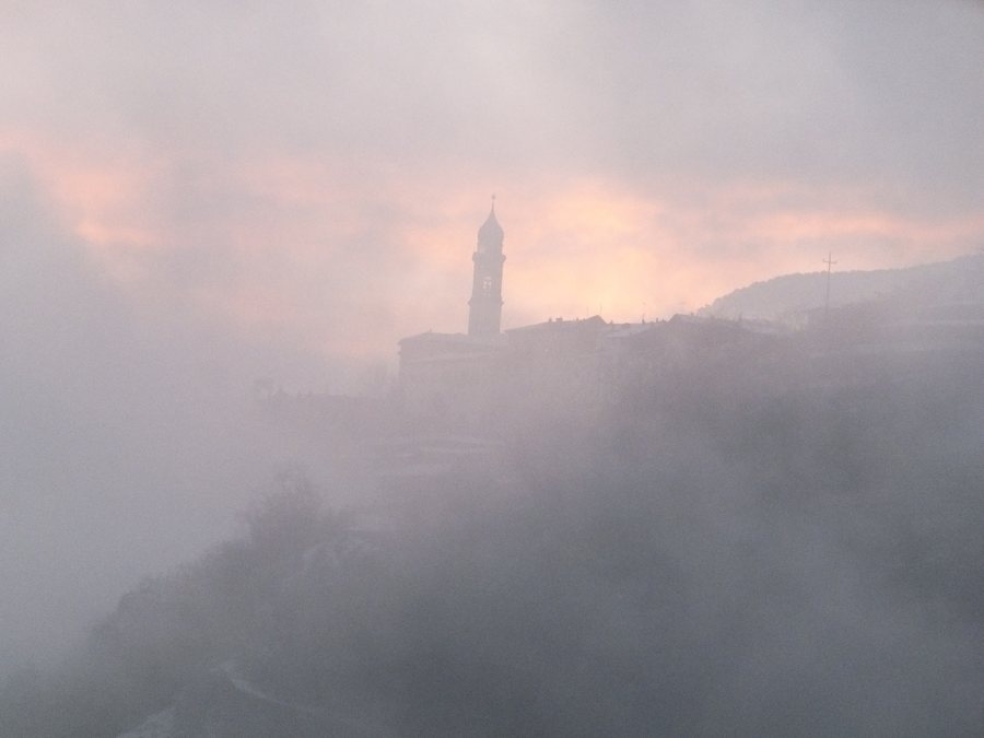 File:Faver - Chiesa nella foschia.jpg