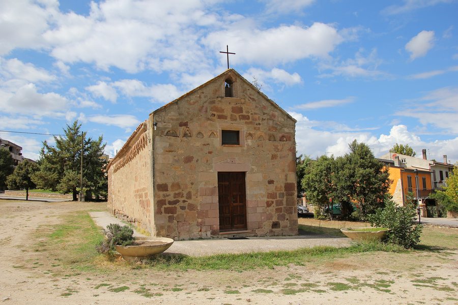 File:Ozieri - Chiesa di San Nicola, sec. XIII (01).JPG