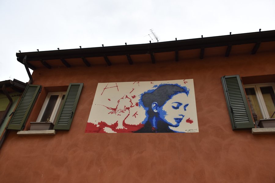 File:Dozza murales.jpg