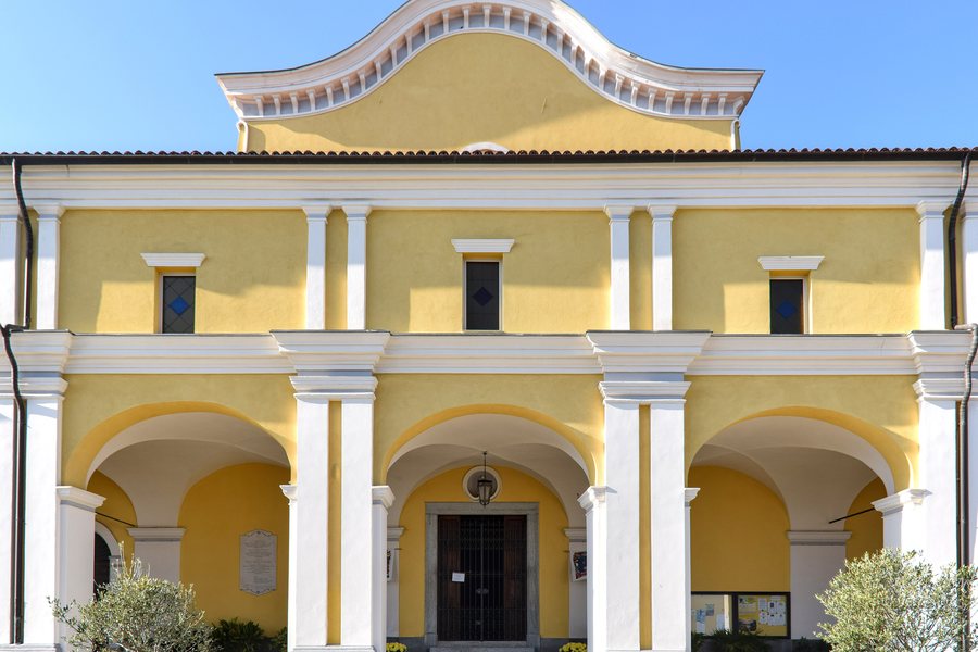 File:Facciata della Chiesa di Santa Maria, Pino Torinese, Italia.jpg