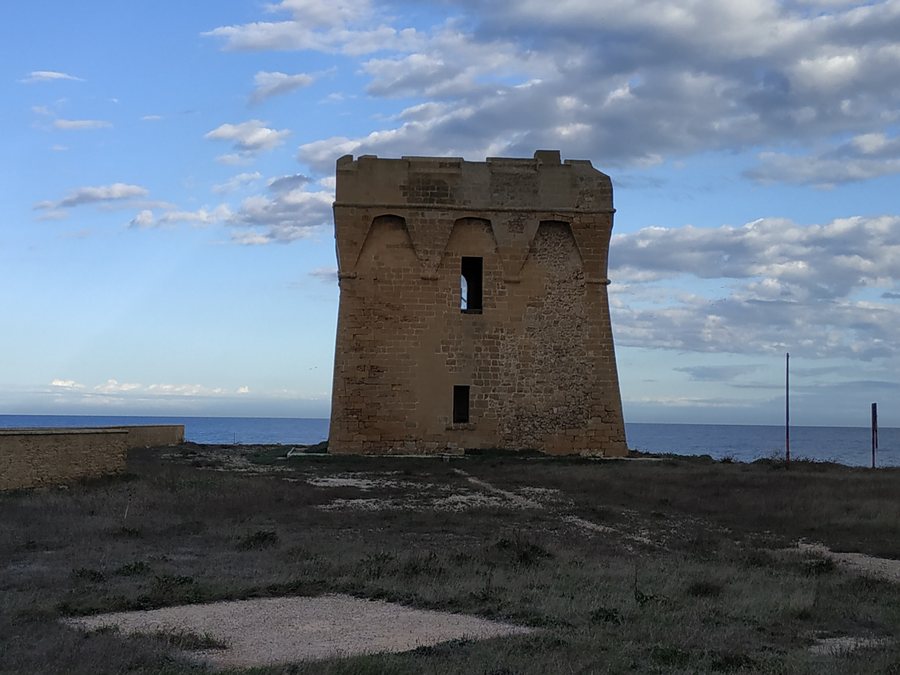 File:Torre Specchiolla Casalabate.jpg