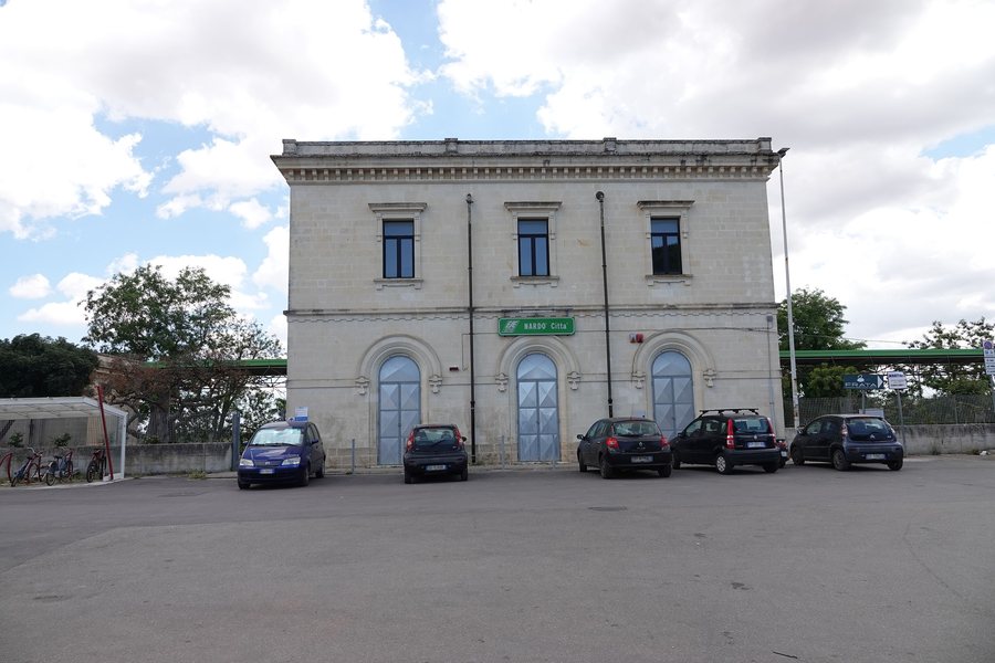 File:Nardò Città train station.01.jpg
