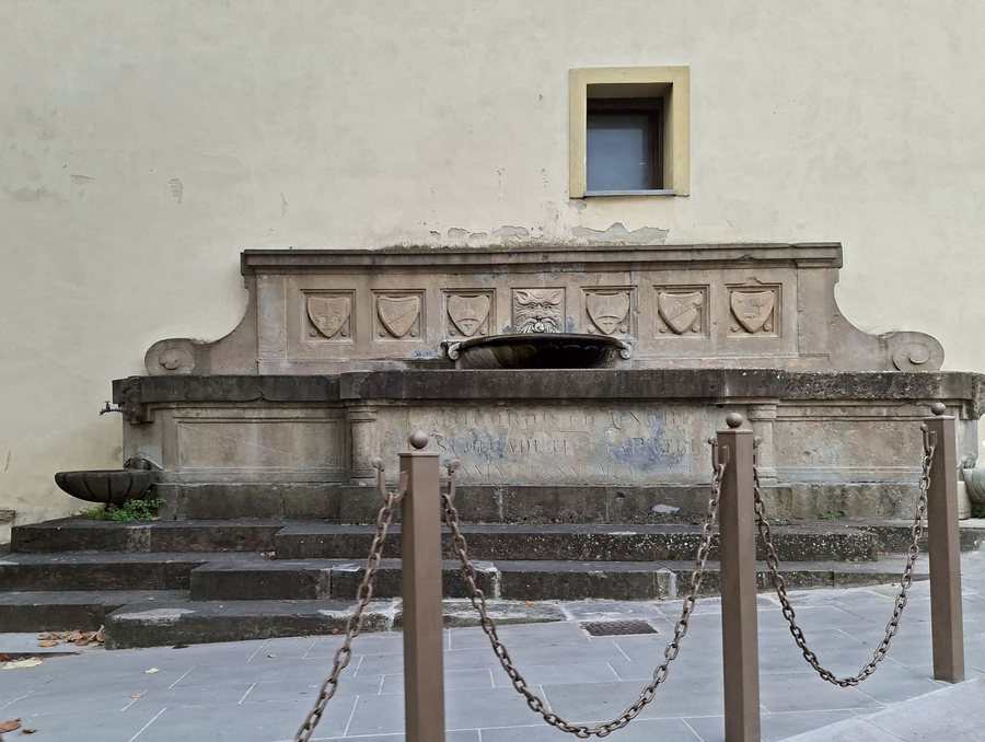 File:Monumento-fontana ai Caduti di Donnini nella Grande Guerra - Donnini (Reggello).jpg