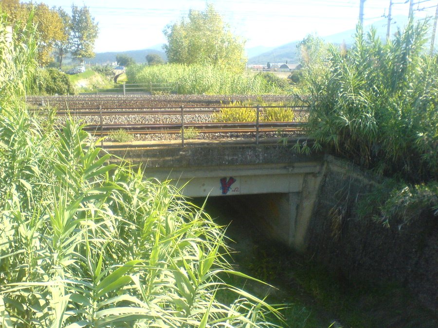 File:Torrente Marinella - Calenzano.JPG