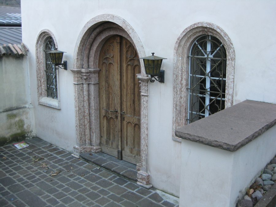 File:Maria-Hilf-Kirche in Kardaun 6.JPG
