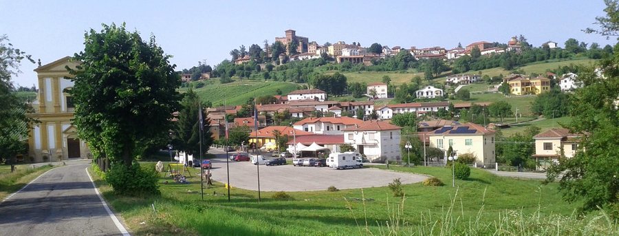 File:Village de Gabiano - panoramio.jpg