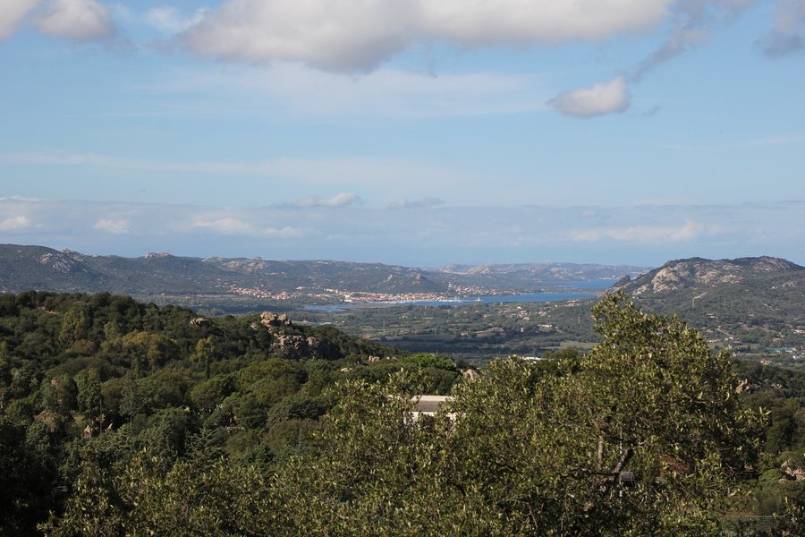 File:Arzachena, frazione Cannigione, panorama (01).jpg