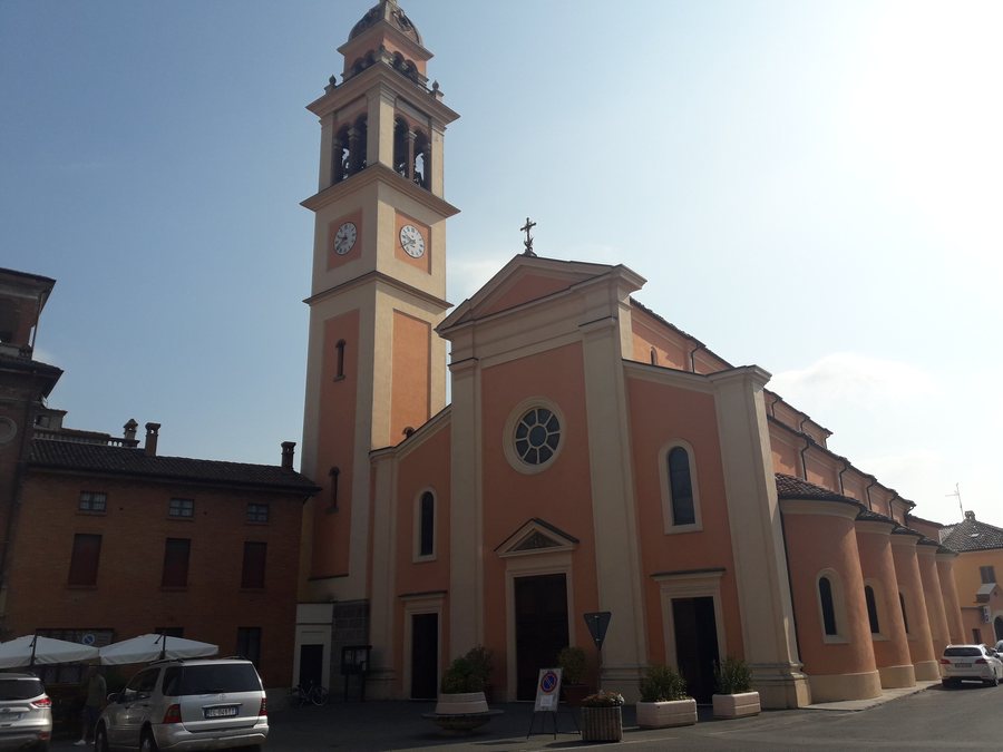 File:Chiesa Carpaneto Piacentino.jpg
