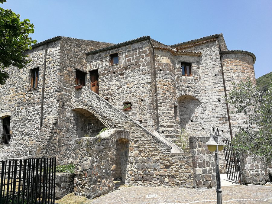 File:San Salvatore Telesino - Abbazia Benedettina del Ss Salvatore.jpg