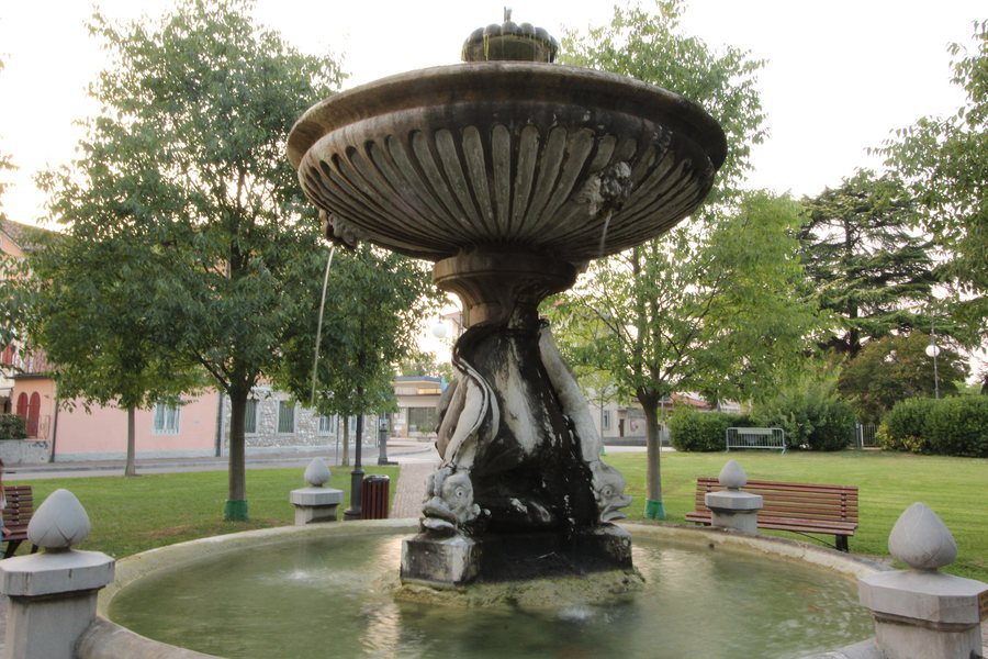 File:Fontana, Martignacco.jpg