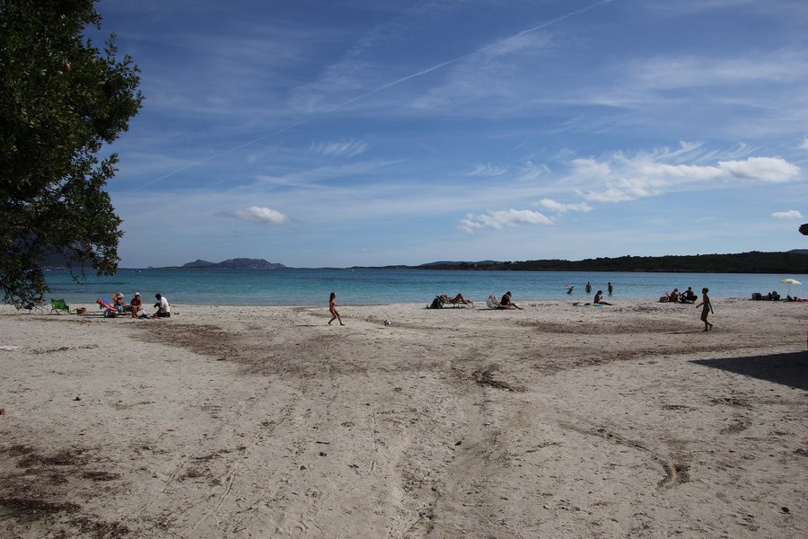 File:Olbia, spiaggia di Porto Istana (01).jpg