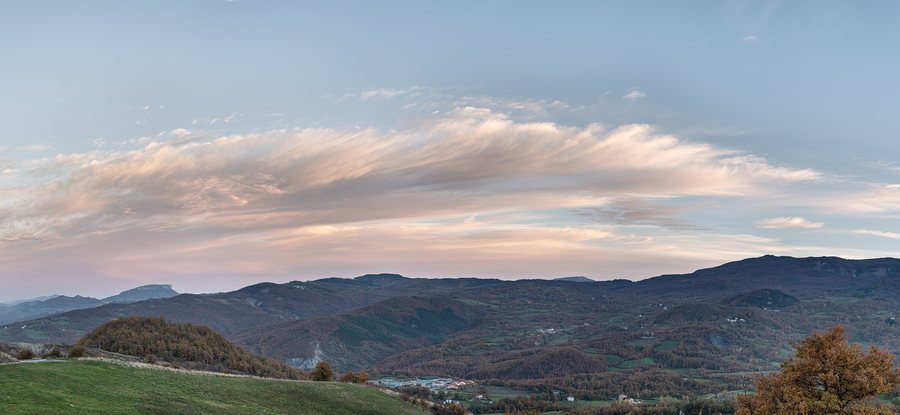 File:Pietra di Bismantova - Ramiseto, Ventasso, Reggio Emilia, Italy - November 1, 2020.jpg