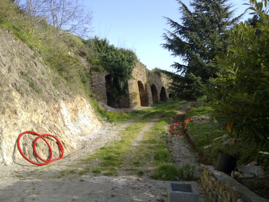 File:Acquedotto Maida.jpg