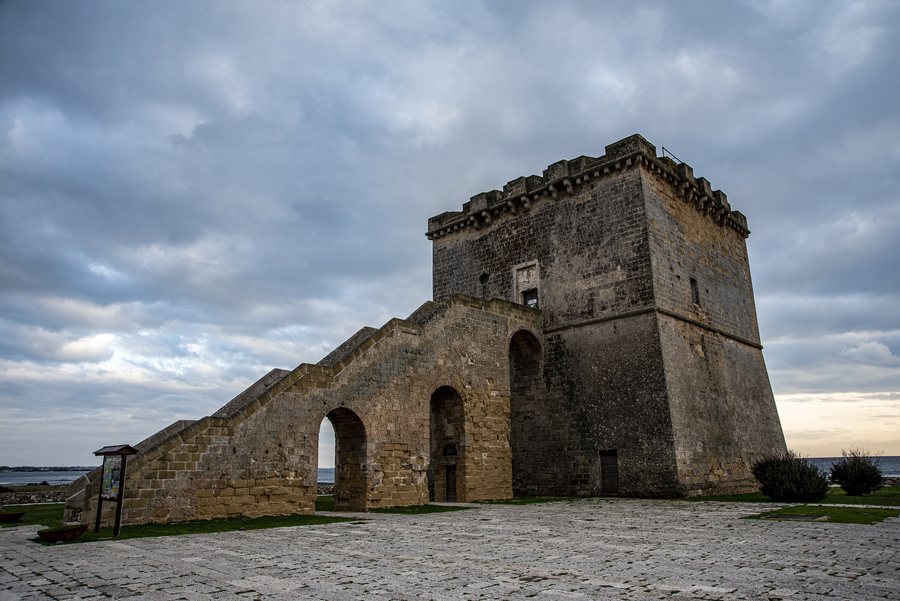 File:Torre Lapillo Vista della torre.jpg