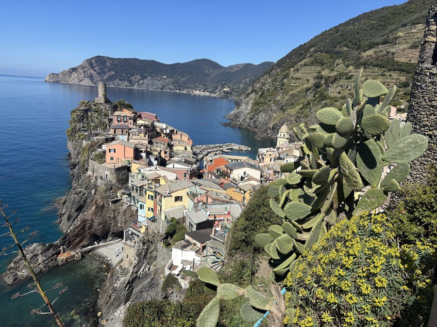 File:Vernazza from the Corniglia trail, Cinque Terre, Italy, April 2026.jpg