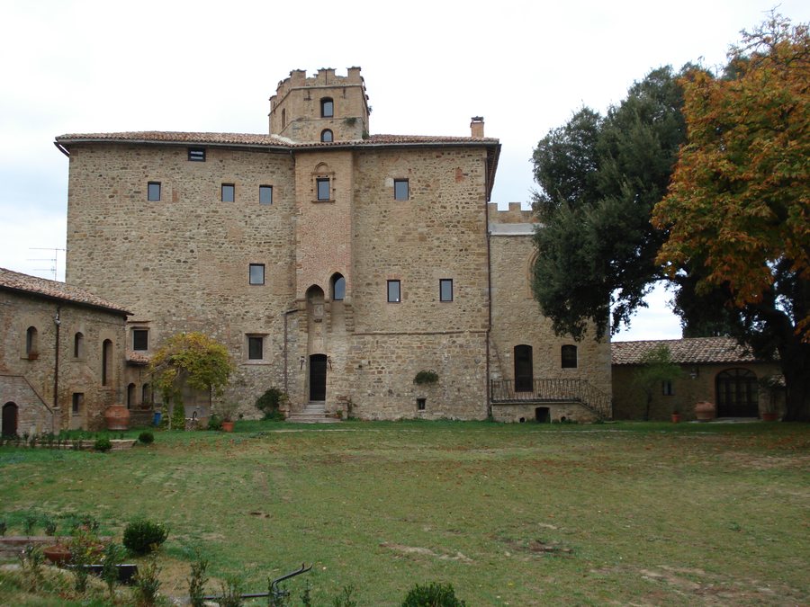 File:Castel Porrona.JPG