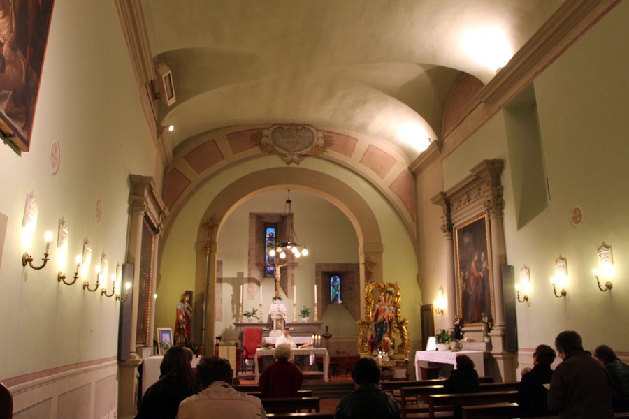 File:Vinci, s.pietro a vitolini, interno.JPG
