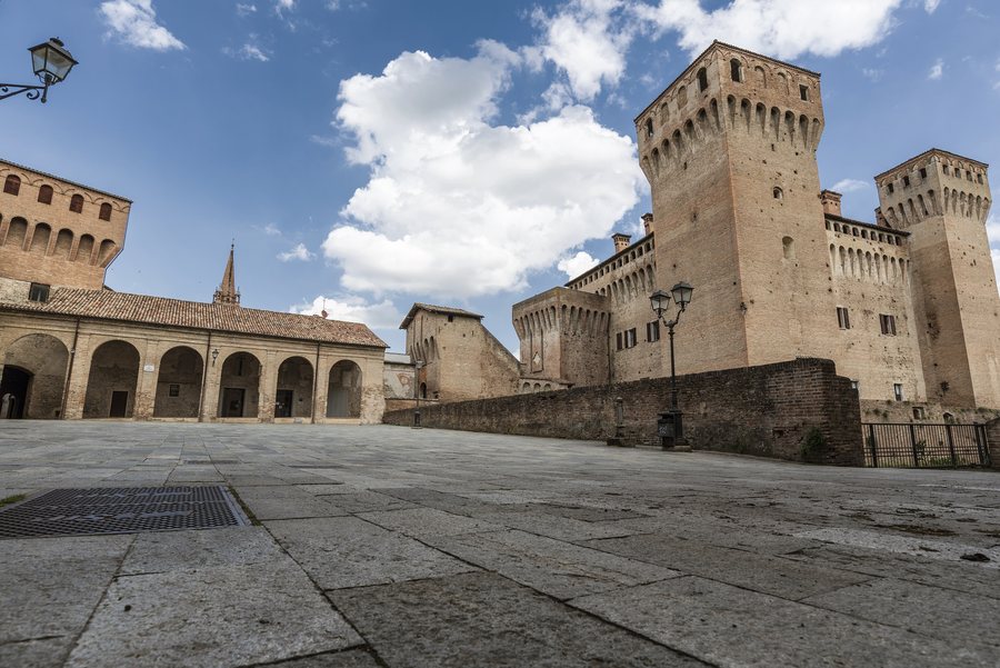File:Castello di Vignola 2018.jpg