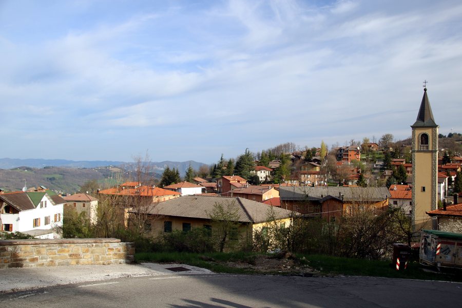 File:Via degli Dei, San Benedetto Val di Sambro, Madonna dei Fornelli 01.jpg