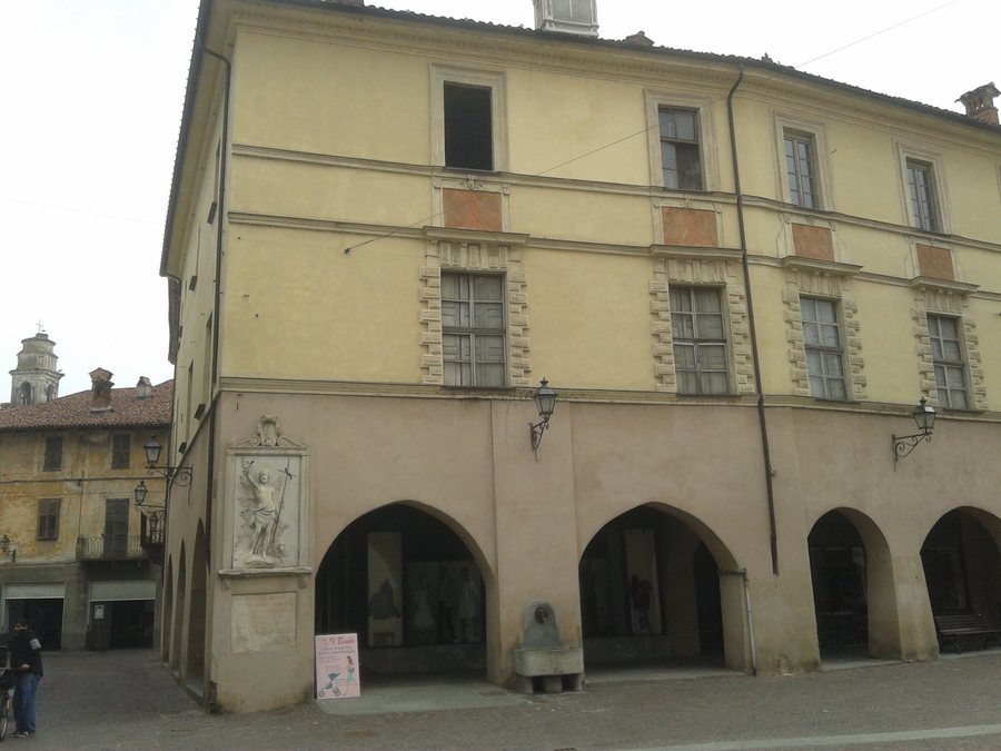 File:12035 Racconigi, Province of Cuneo, Italy - panoramio (4).jpg