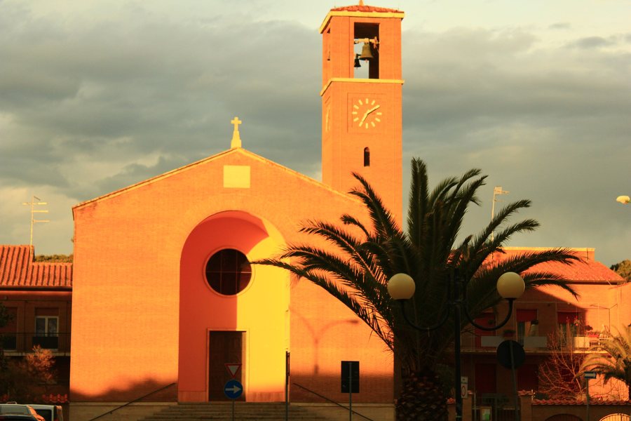 File:Chiesa di San Rocco Marina di Grosseto.JPG