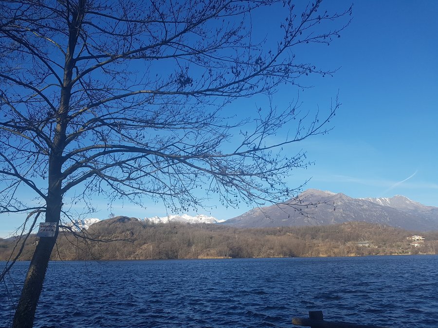 File:Lago Sirio Chiaverano Italia 1.jpg