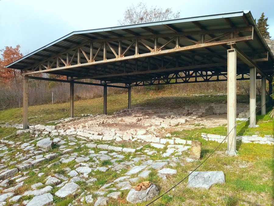 File:Casalbore - Tempio italico.jpg