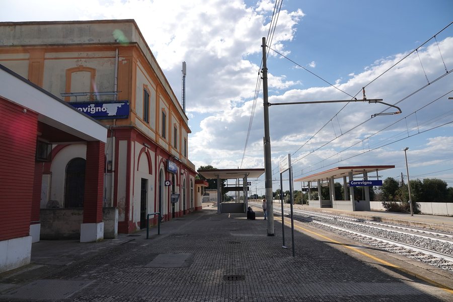 File:Carovigno train station.01.jpg