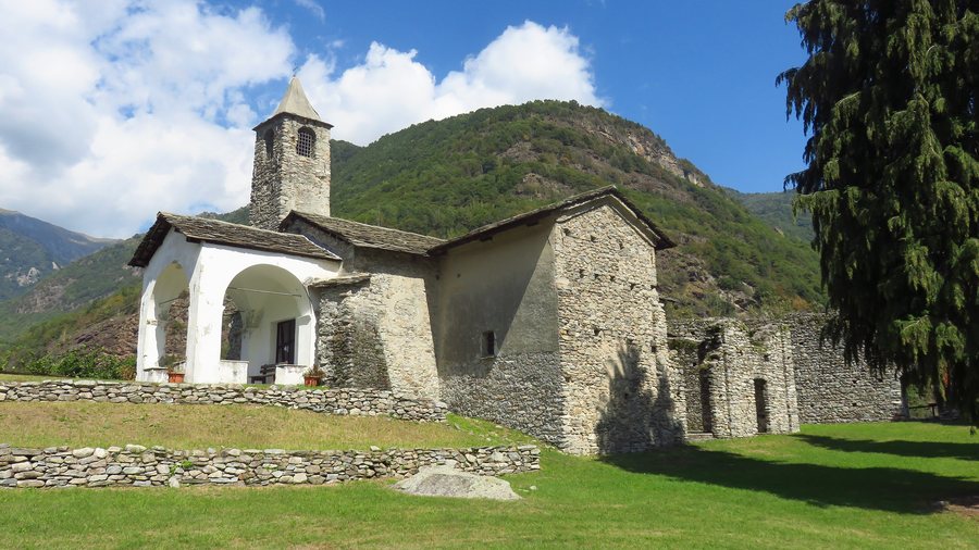 File:Sparone La Rocca di Arduino.jpg
