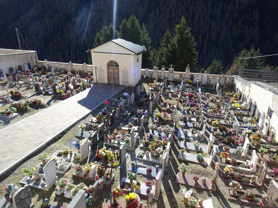 File:Cimitero di Piazzola 01.jpg