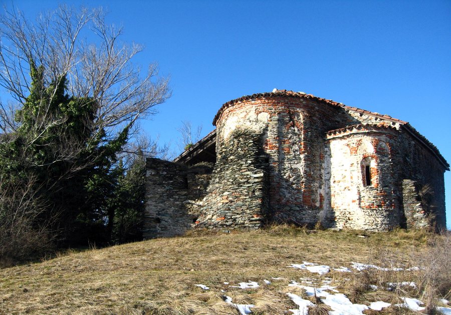 File:Chiesa di San Giorgio, Monte San Giorgio, Piossasco, Italy.jpg