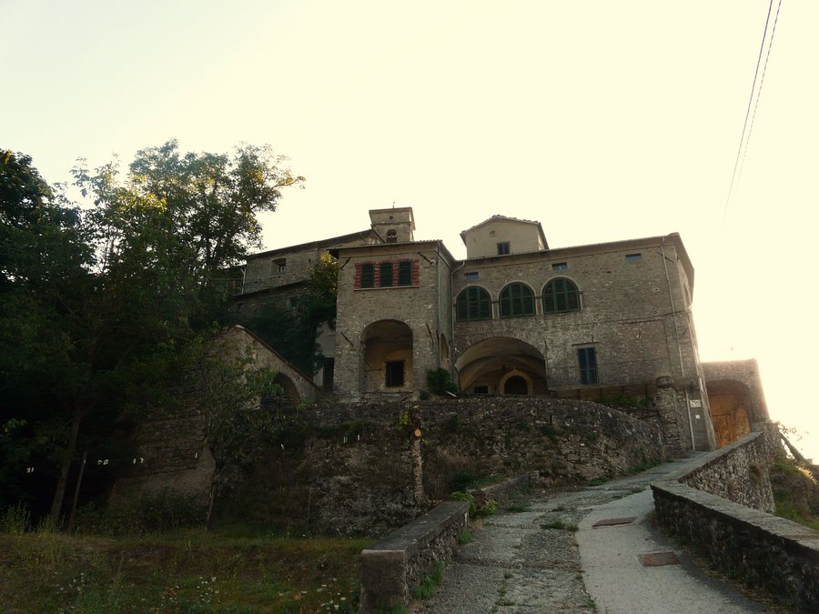 File:Gramolazzo (Minucciano)-borgo1.JPG