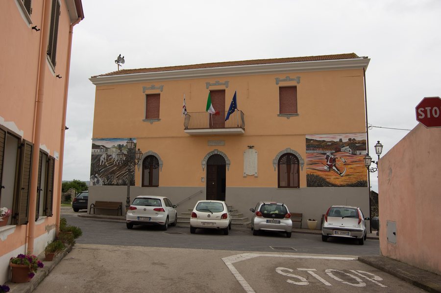 File:Ardara Sardinien Muncipio.jpg