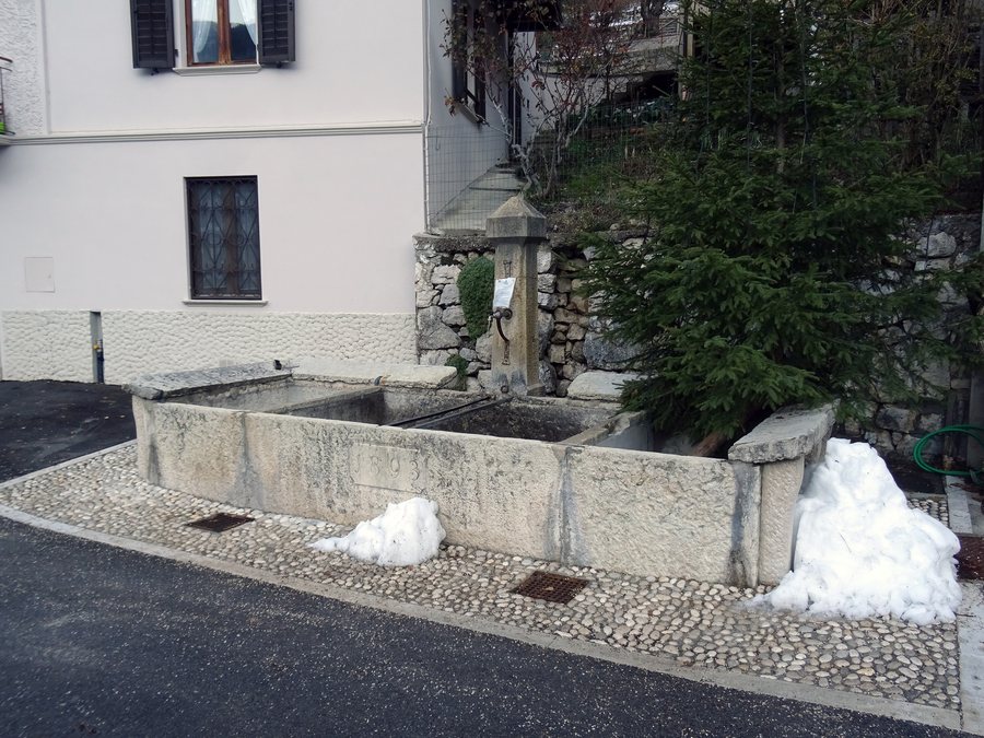File:Valduga - Fontana.jpg