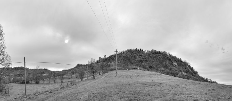 File:Monteveglio Alto - Monteveglio, Valsamoggia, Bologna, Italia - 1 Aprile 2024.jpg