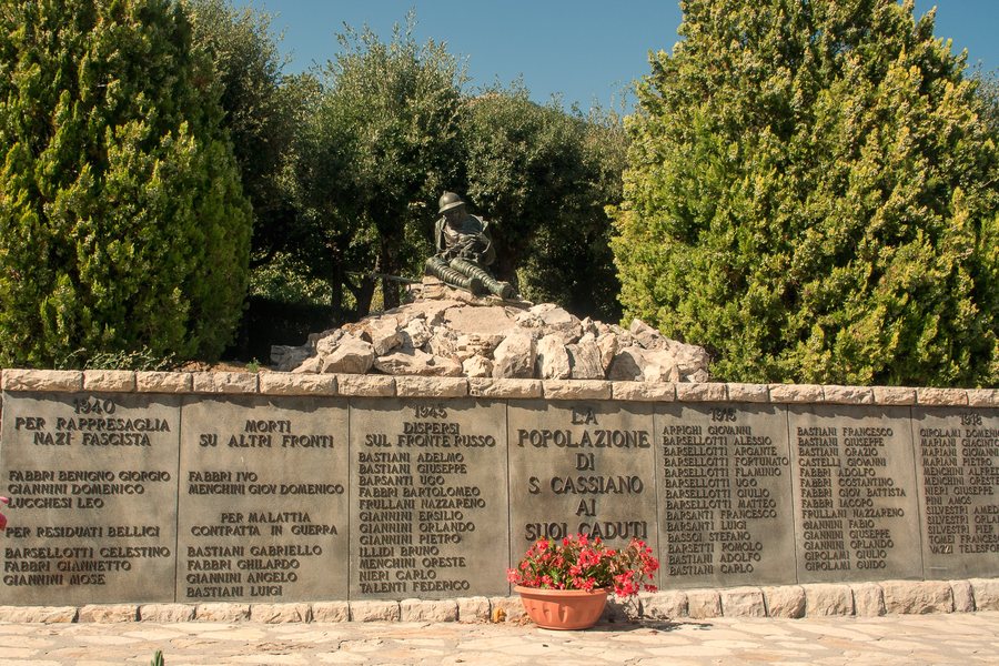 File:Monumento ai Caduti San Cassiano.jpg