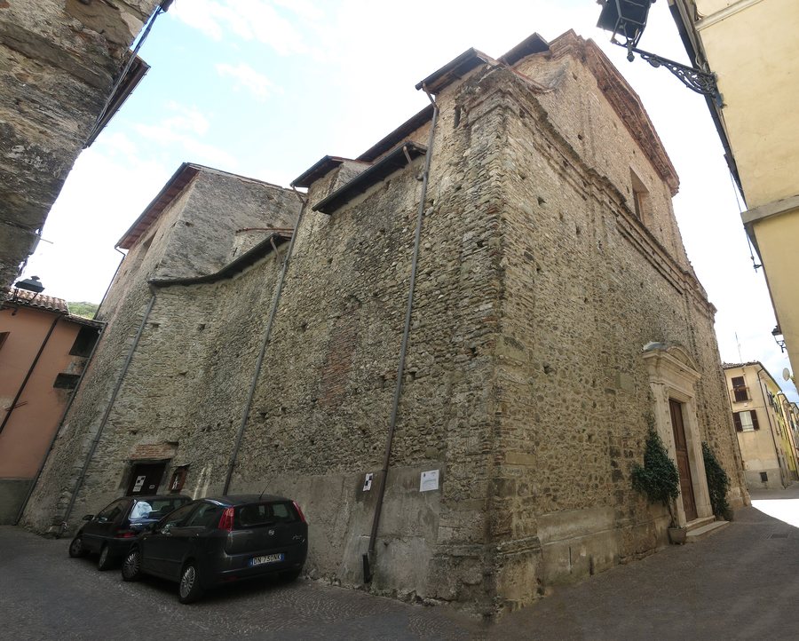 File:Chiesa di San Matteo (Borgo Velino) - esterno 02.jpg