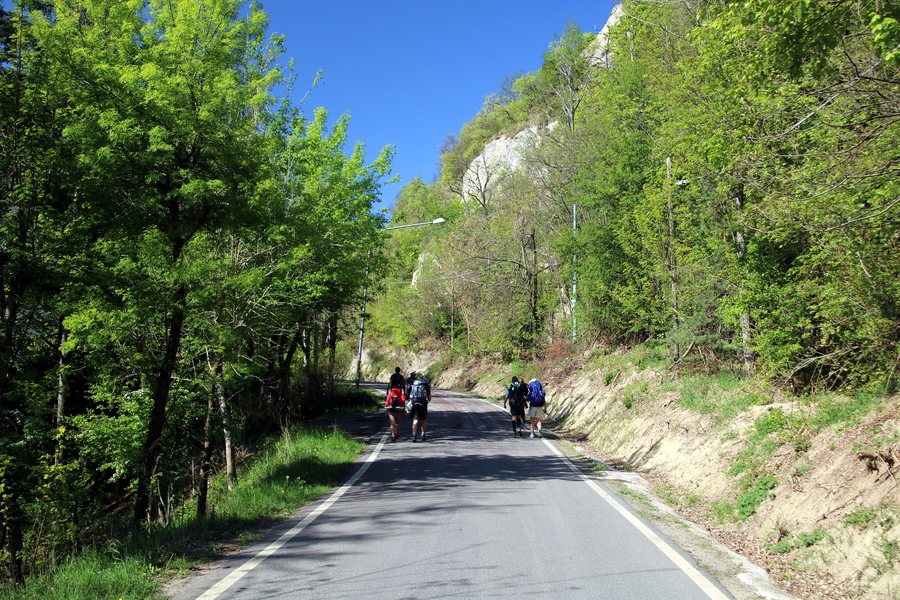 File:Via degli Dei, Monzuno, Brento, Via di Monte Adone 01.jpg