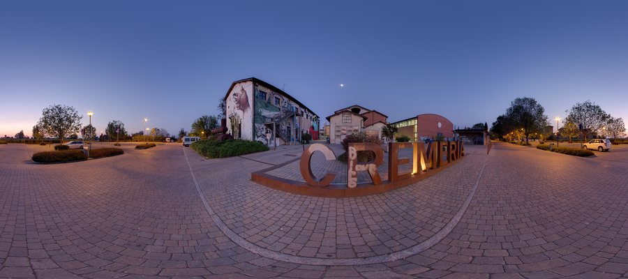 File:Ex-Cremeria Cavriago.jpg