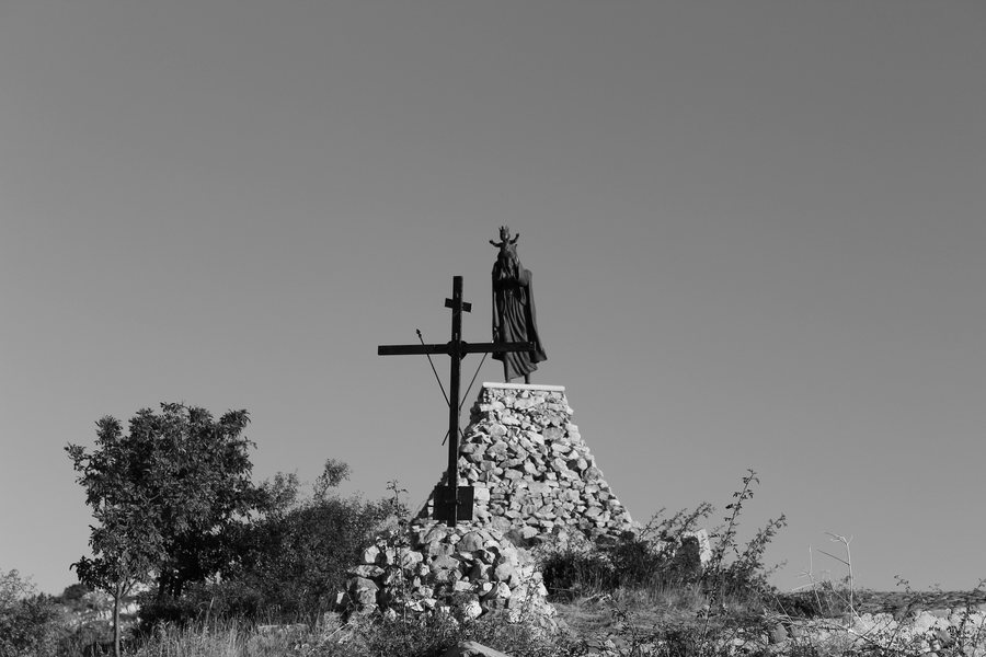 File:Madonna del Pollino (Bianco e nero). Santuario della Madonna del Pollino (San Severino Lucano).jpg